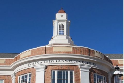 Elon University Inman Admissions Welcome Center